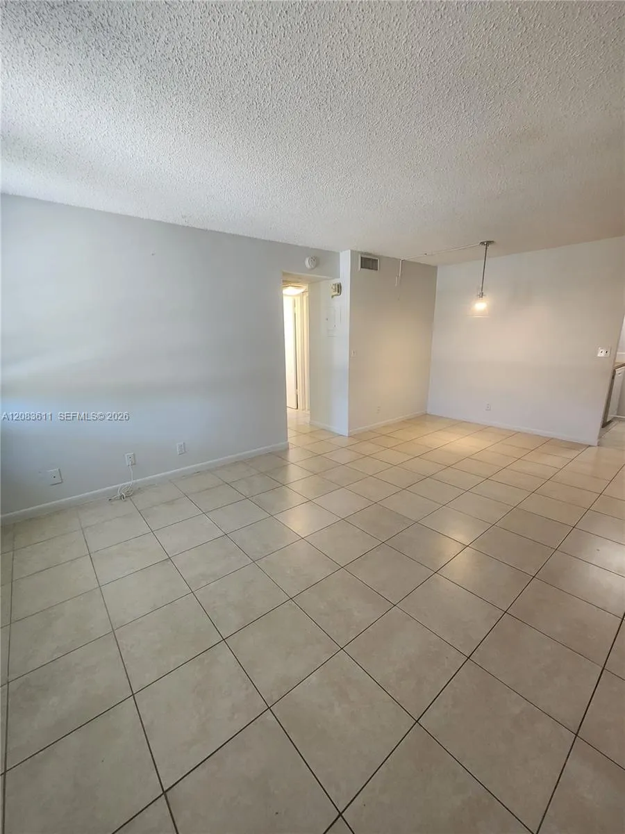 10004 Twin Lakes Dr #36-F Coral Springs, FL 33071