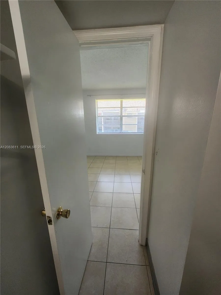 10004 Twin Lakes Dr #36-F Coral Springs, FL 33071