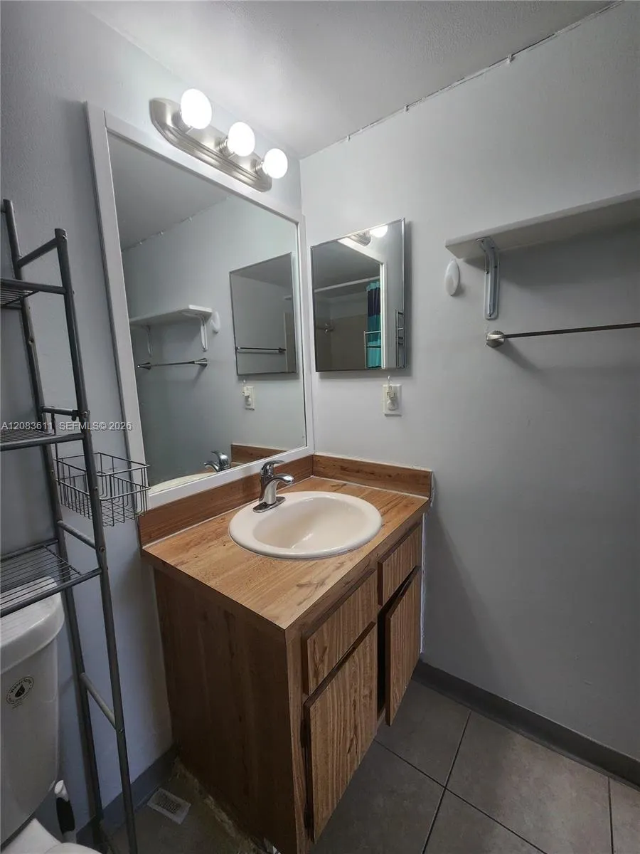 10004 Twin Lakes Dr #36-F Coral Springs, FL 33071