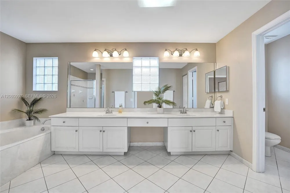 3892 Falcon Ridge Cir Weston, FL 33331