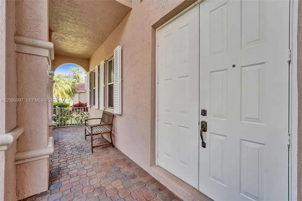 3892 Falcon Ridge Cir Weston, FL 33331