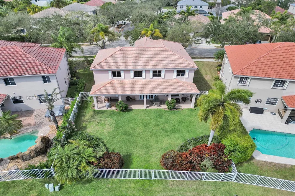 3892 Falcon Ridge Cir Weston, FL 33331