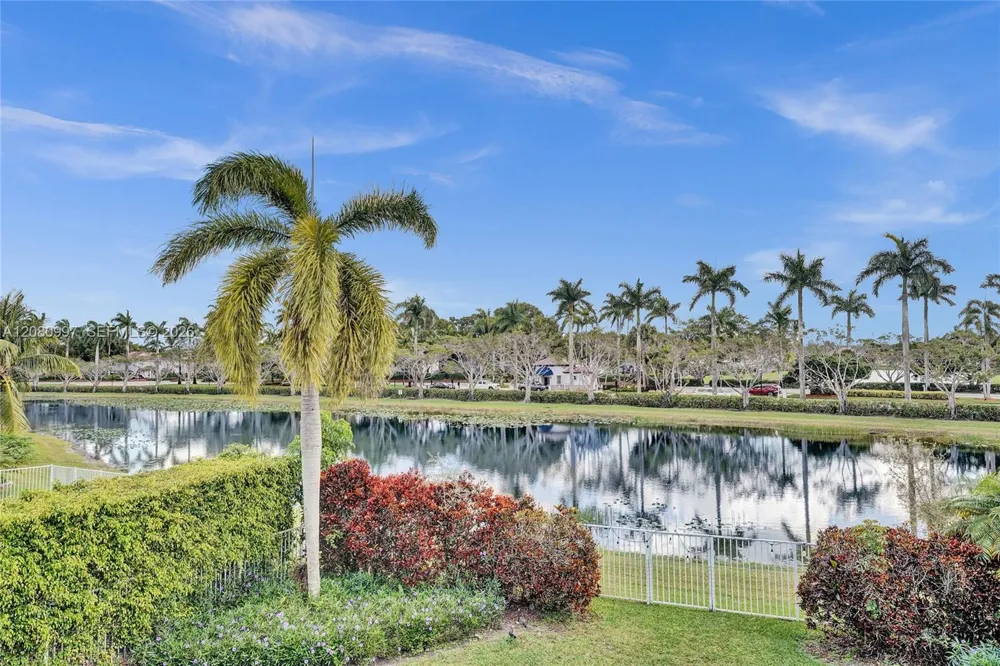 3892 Falcon Ridge Cir Weston, FL 33331