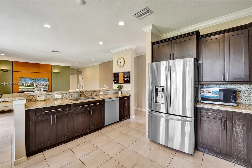 3892 Falcon Ridge Cir Weston, FL 33331