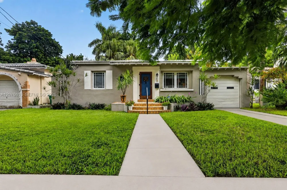 704 NE 88th St Miami, FL 33138