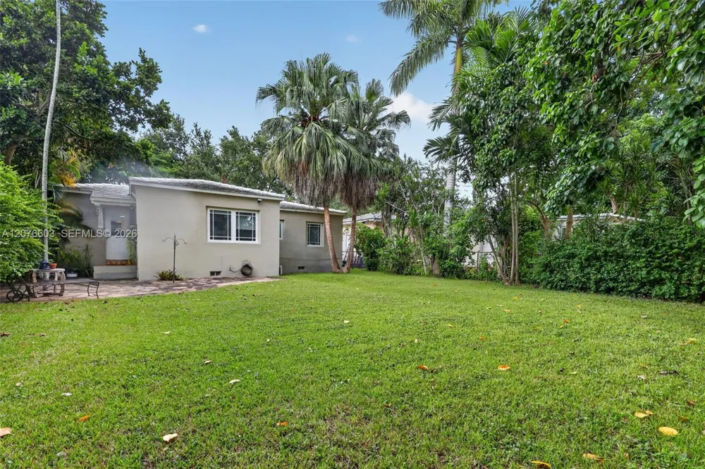 704 NE 88th St Miami, FL 33138