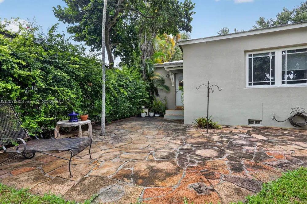 704 NE 88th St Miami, FL 33138