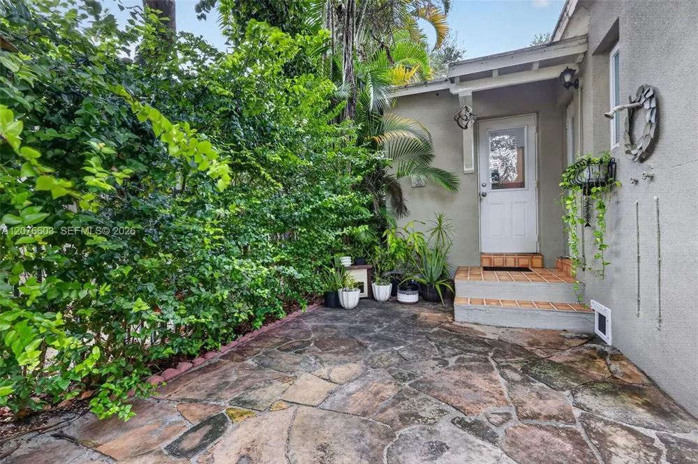 704 NE 88th St Miami, FL 33138