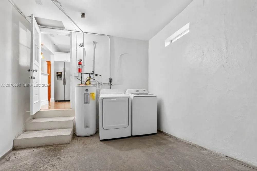 704 NE 88th St Miami, FL 33138