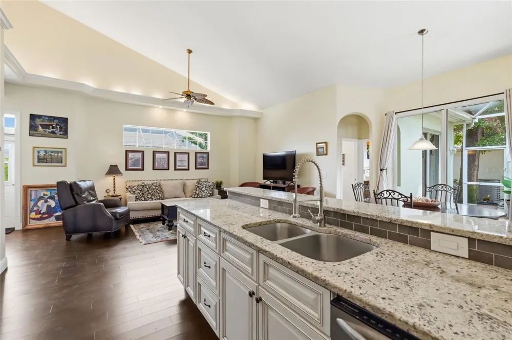 4703 4TH AVENUE DRIVE E Bradenton, FL 34208