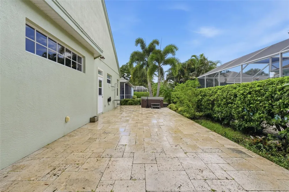 4703 4TH AVENUE DRIVE E Bradenton, FL 34208