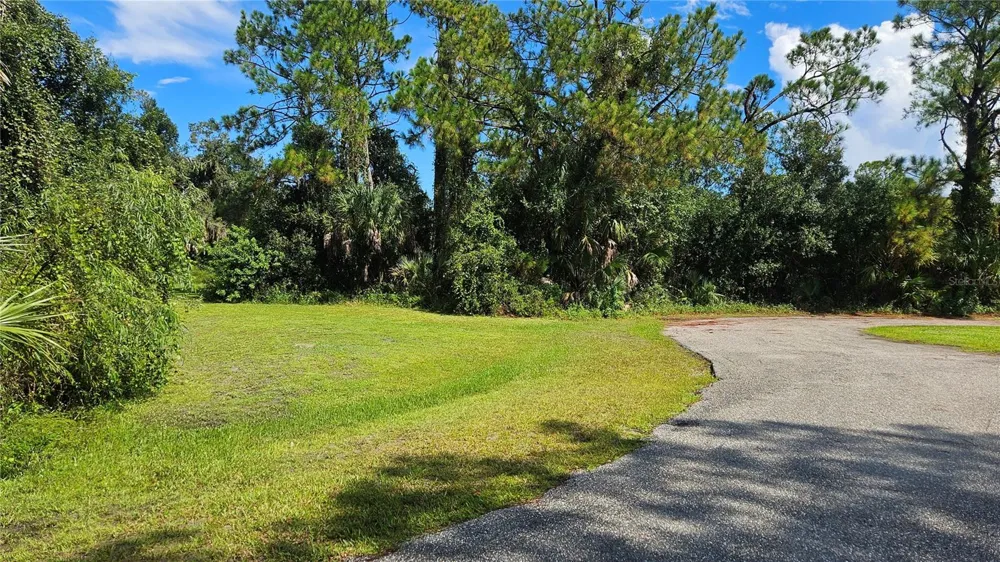 LONGWELL LOT #29 LANE North Port, FL 34286