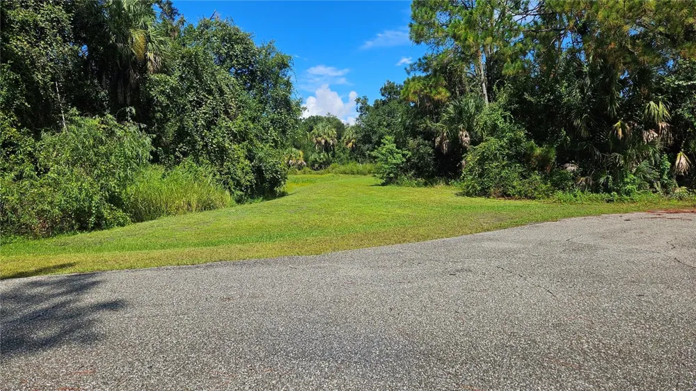 LONGWELL LOT #29 LANE North Port, FL 34286