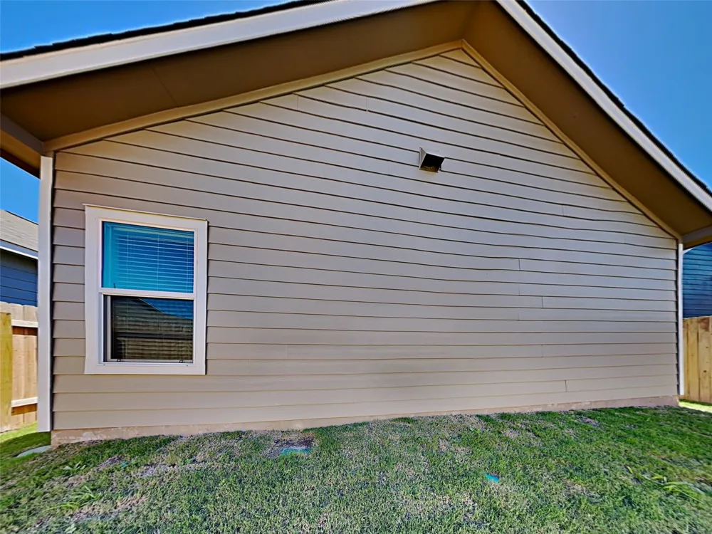 258 Soapstone Pass Maxwell, TX 78656
