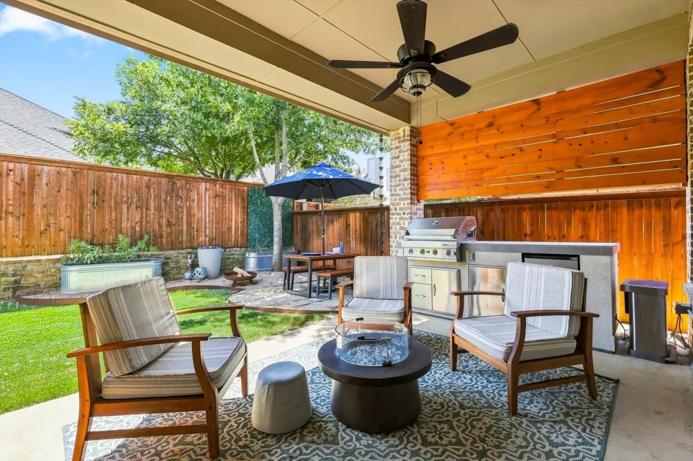 1516 Presley Way Lantana, TX 76226