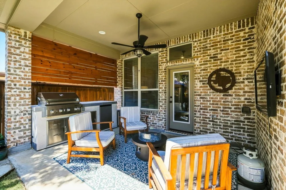 1516 Presley Way Lantana, TX 76226