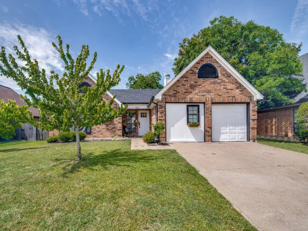 8421 Liberty Lane Rowlett, TX 75089
