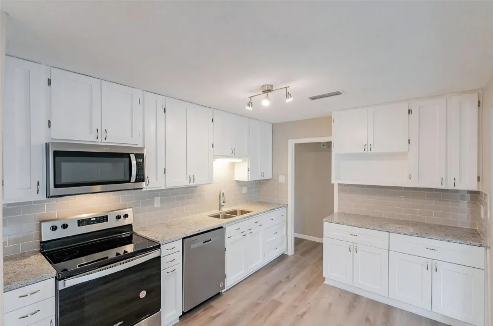 2112 Cedarcrest Drive Carrollton, TX 75007