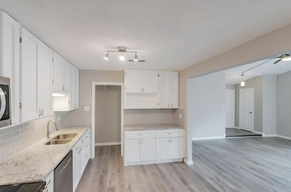 2112 Cedarcrest Drive Carrollton, TX 75007