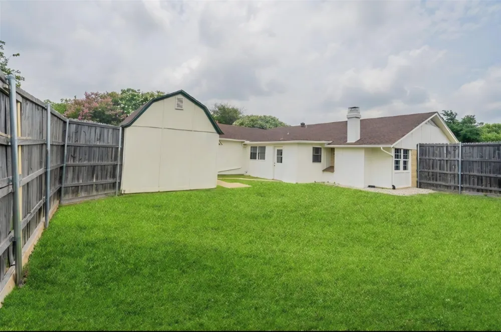 2112 Cedarcrest Drive Carrollton, TX 75007