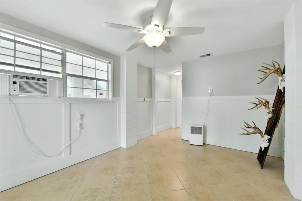 1127 Redfish Street Bayou Vista, TX 77563