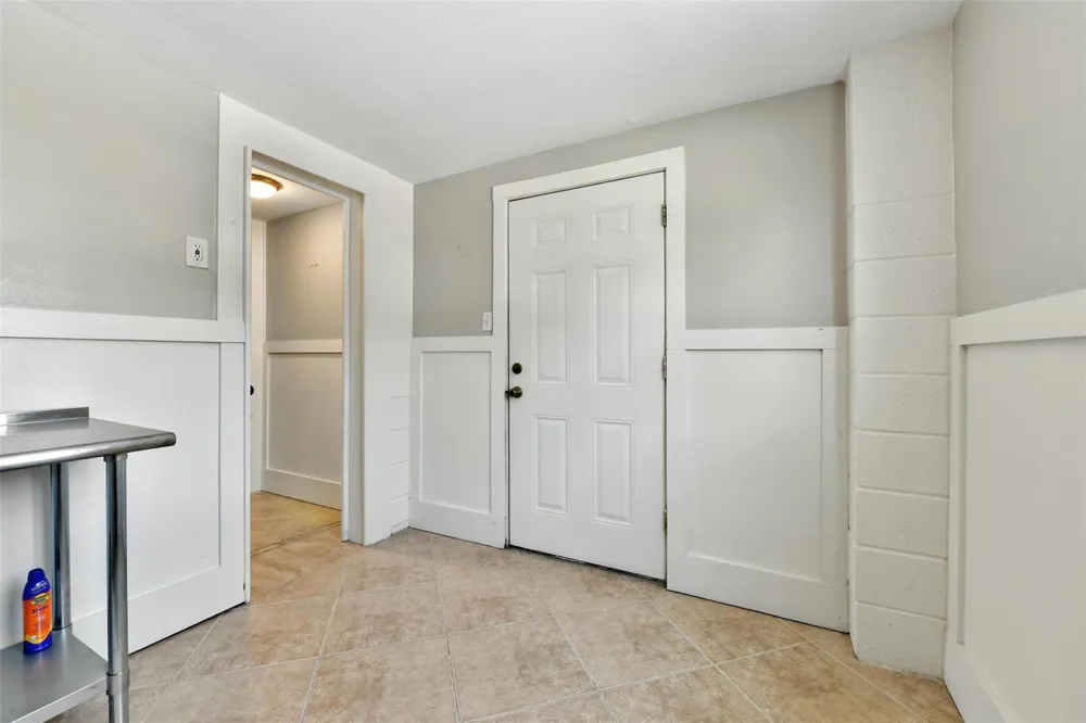 1127 Redfish Street Bayou Vista, TX 77563