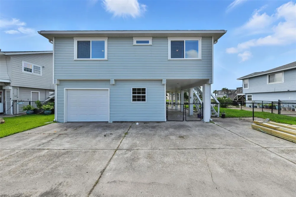 1127 Redfish Street Bayou Vista, TX 77563