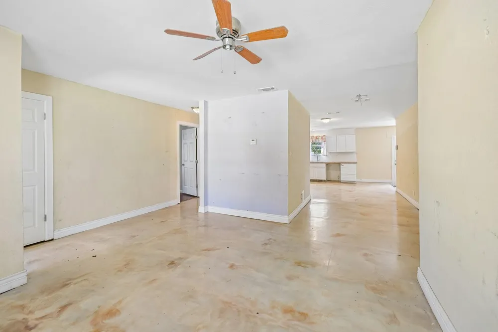 3455 W Boyce Avenue Fort Worth, TX 76133