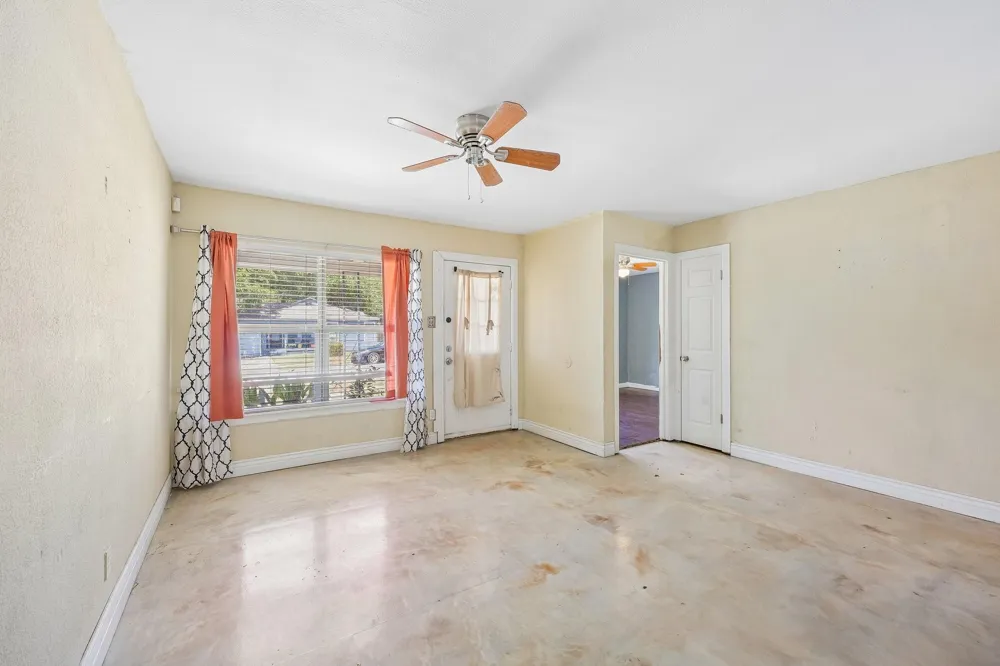 3455 W Boyce Avenue Fort Worth, TX 76133