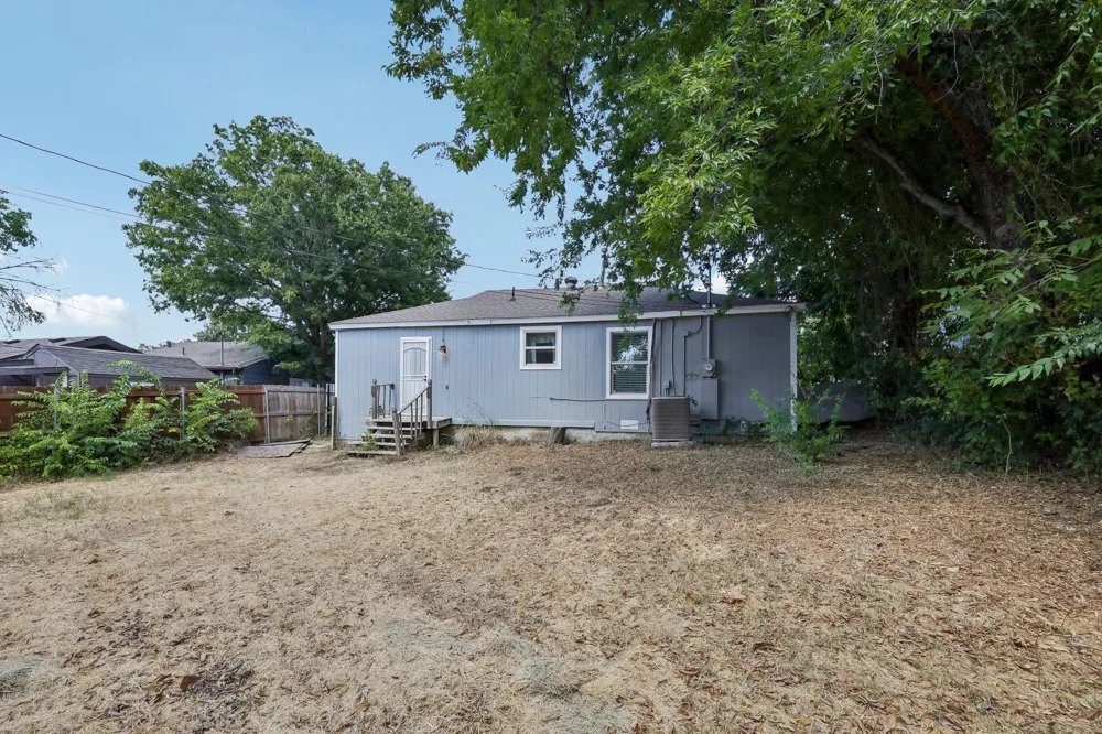 3455 W Boyce Avenue Fort Worth, TX 76133