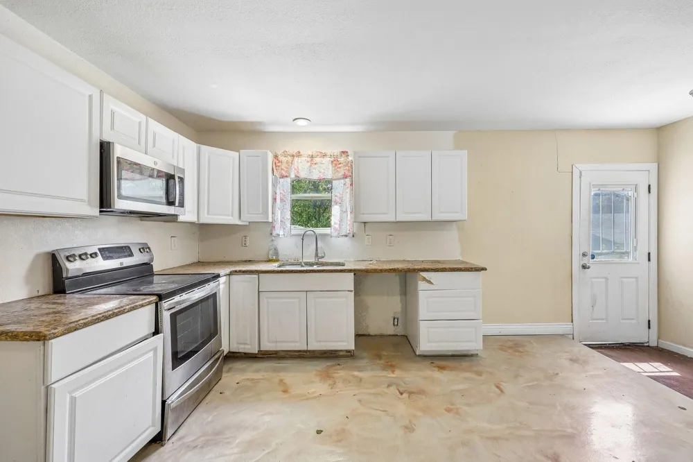 3455 W Boyce Avenue Fort Worth, TX 76133