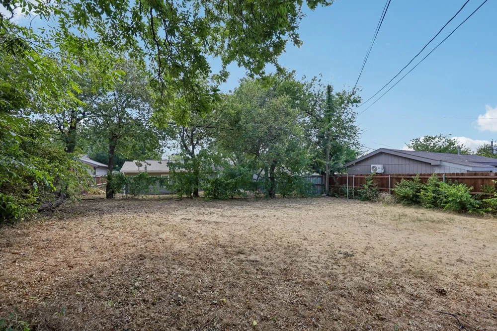 3455 W Boyce Avenue Fort Worth, TX 76133
