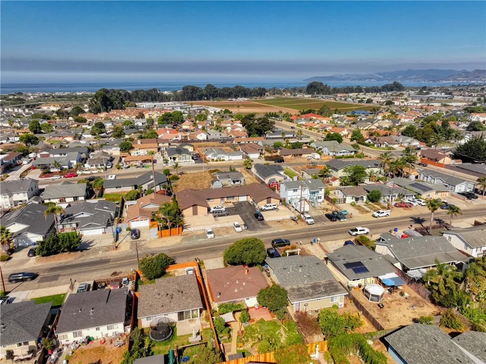 1327 17th Oceano, CA 93445