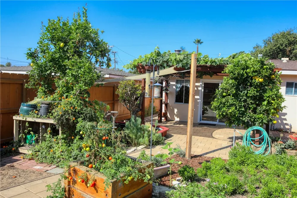 1327 17th Oceano, CA 93445