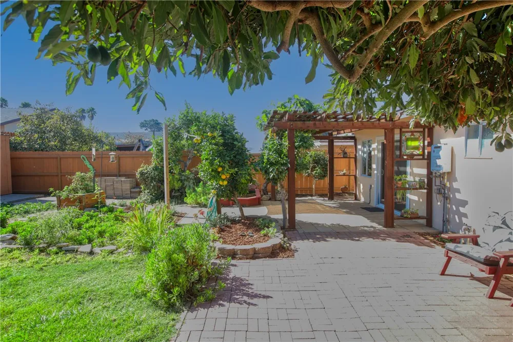 1327 17th Oceano, CA 93445