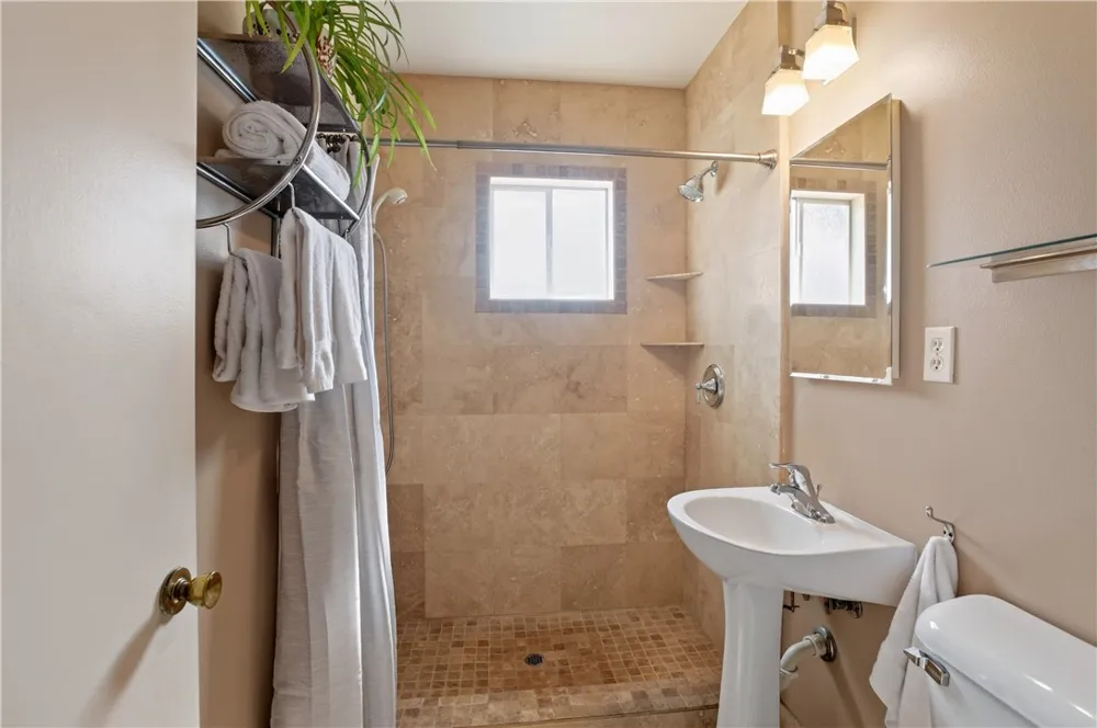 1327 17th Oceano, CA 93445