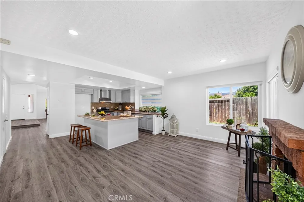 404 Continental Ct Newbury Park, CA 91320