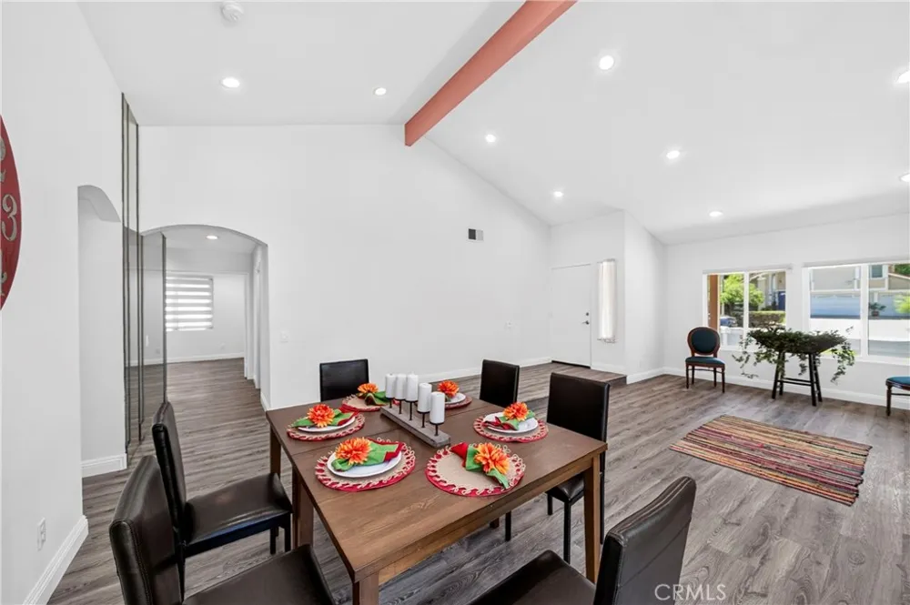 404 Continental Ct Newbury Park, CA 91320