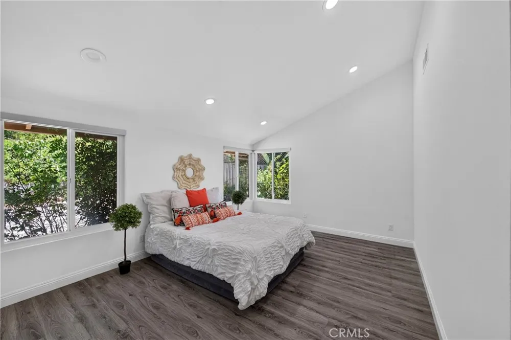 404 Continental Ct Newbury Park, CA 91320