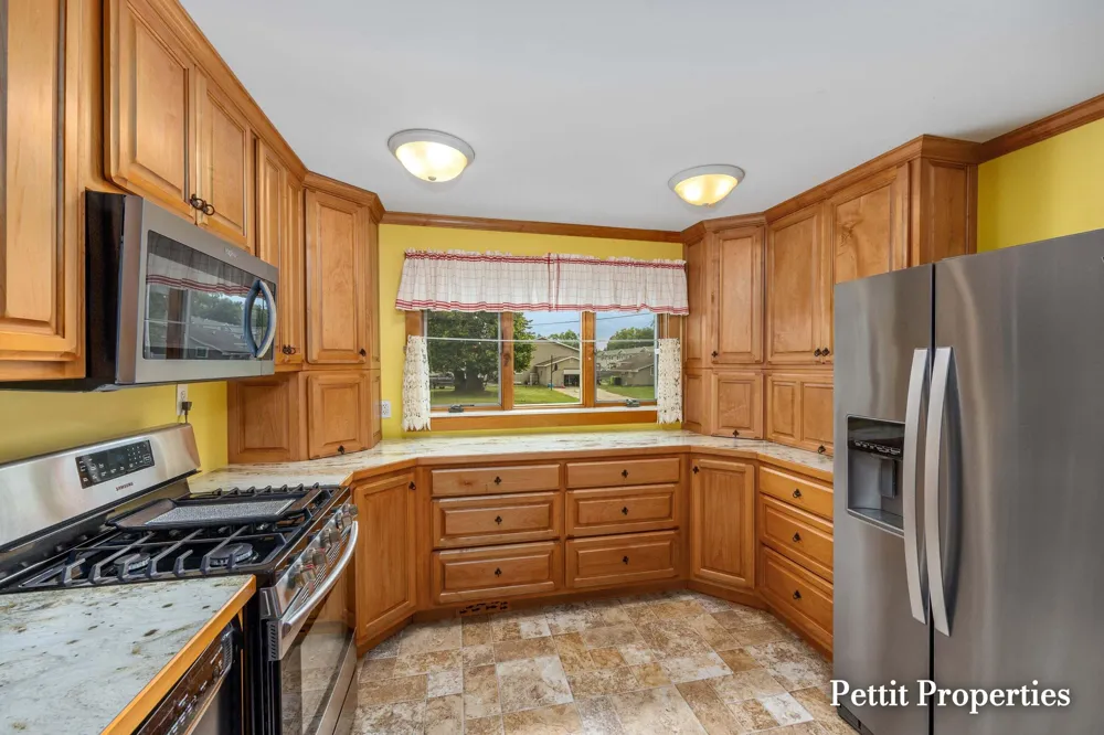 302 John Street Clare, MI 48617