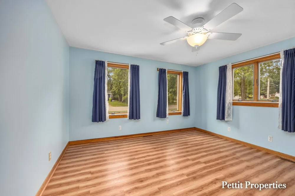 302 John Street Clare, MI 48617