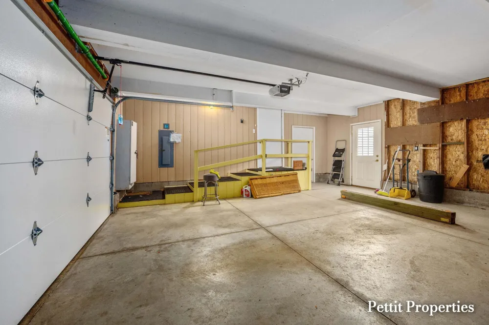 302 John Street Clare, MI 48617
