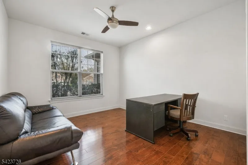 90 Schindler Ct Franklin, NJ 08873