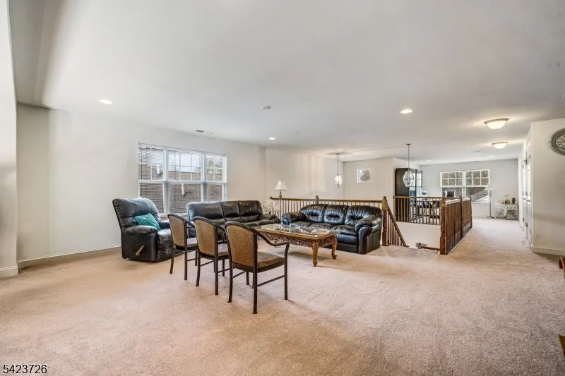 90 Schindler Ct Franklin, NJ 08873