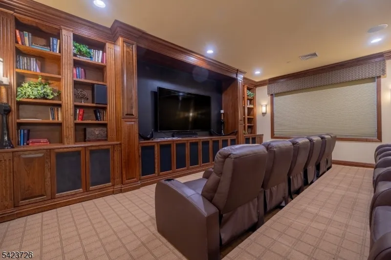 90 Schindler Ct Franklin, NJ 08873