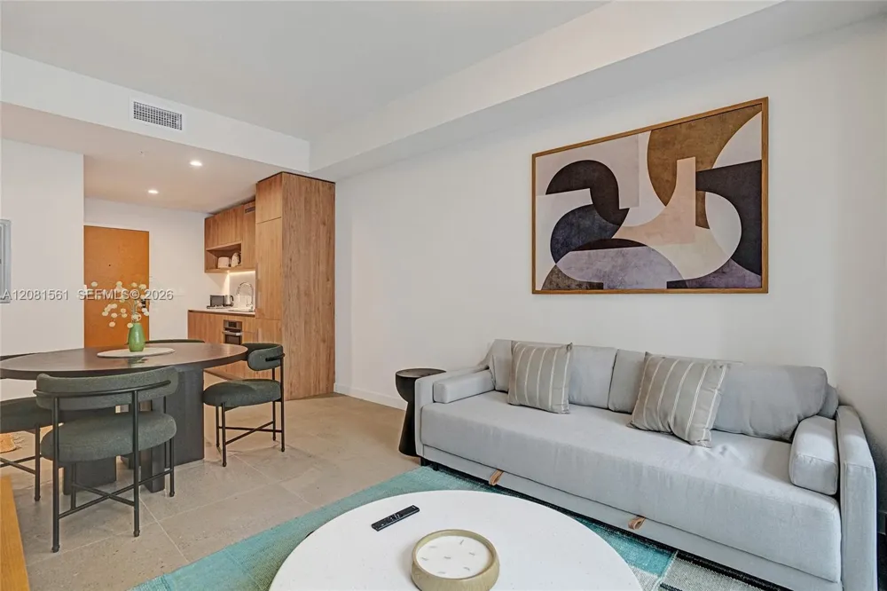 11 NE 6th St #610 Miami, FL 33132