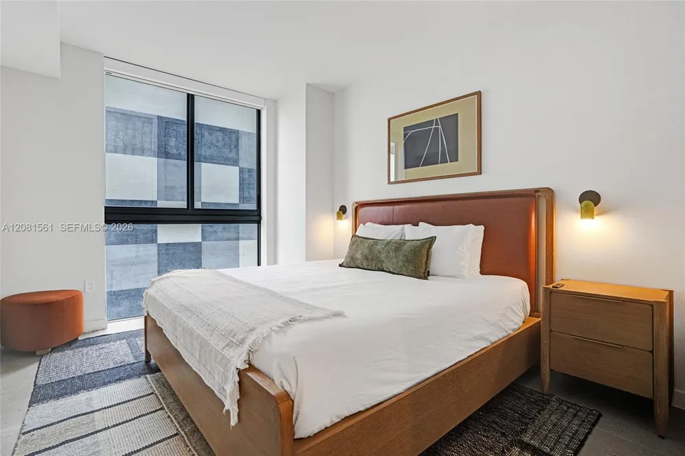 11 NE 6th St #610 Miami, FL 33132