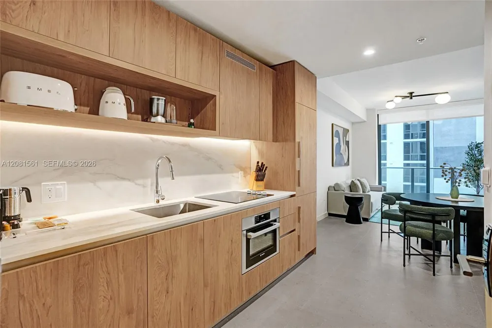 11 NE 6th St #610 Miami, FL 33132