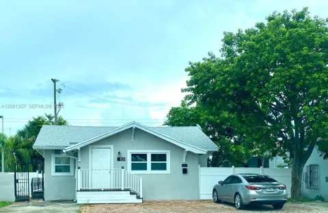 821 SW 29th Ct