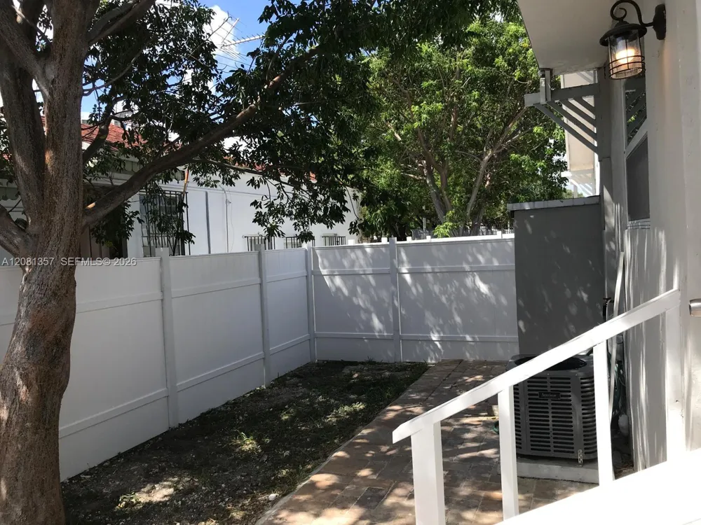821 SW 29th Ct Miami, FL 33135
